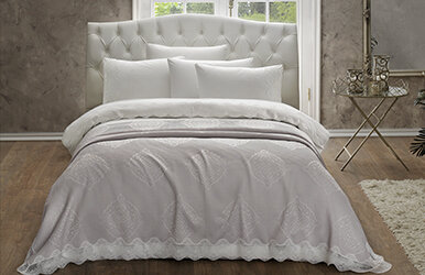 Odessa 7-Piece Dowry Set including Laced Duvet Cover and Pique Vizon