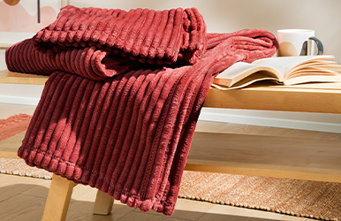 Holly - Brick Red TV Blanket Kiremit